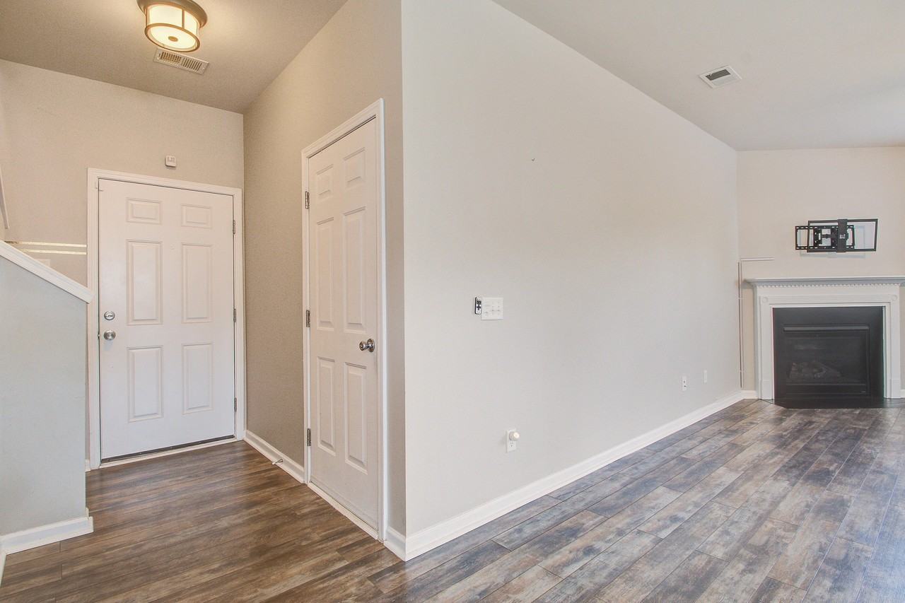 411 Ridgedale Rd - Photo 5 of 32