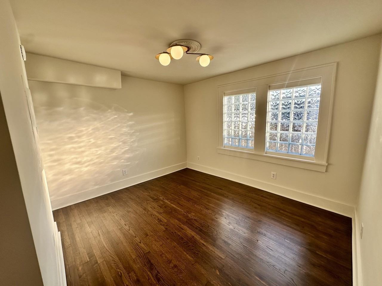 63 Grove St #B - Photo 5 of 11