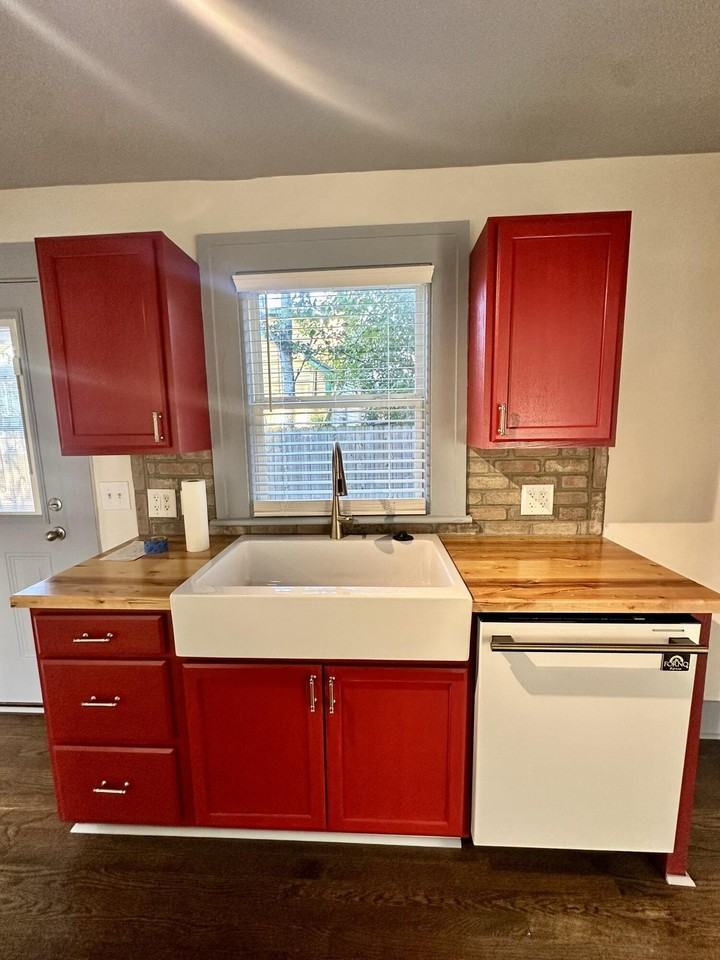 63 Grove St #B - Photo 7 of 11