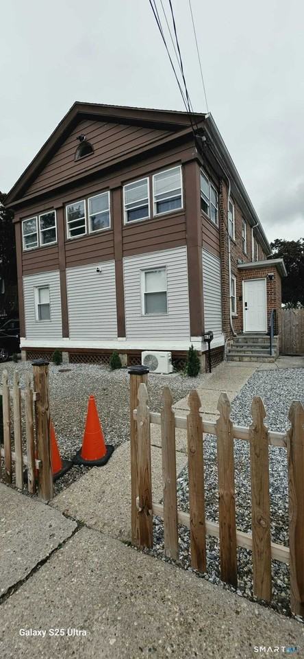 62 Colony St #1stFL - Photo 4 of 17