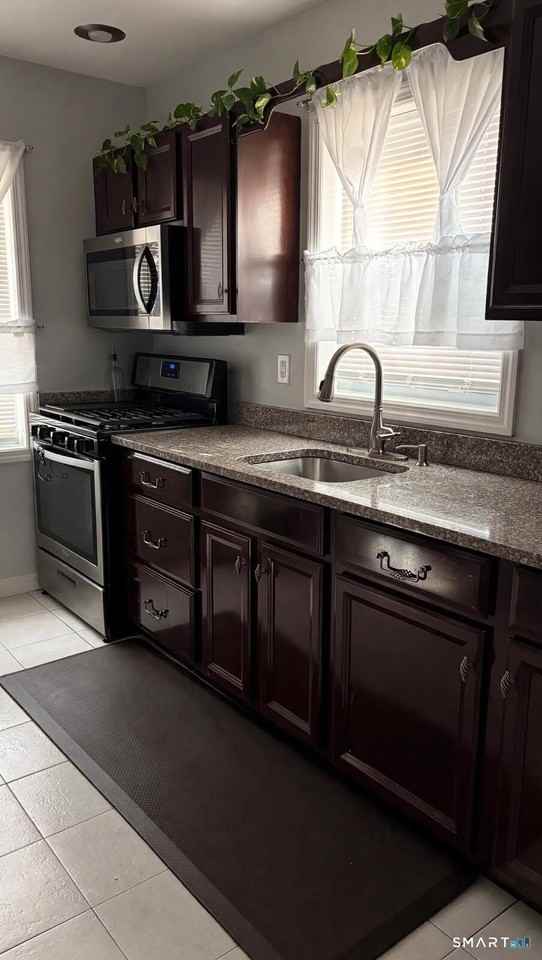 62 Colony St #1stFL - Photo 5 of 17