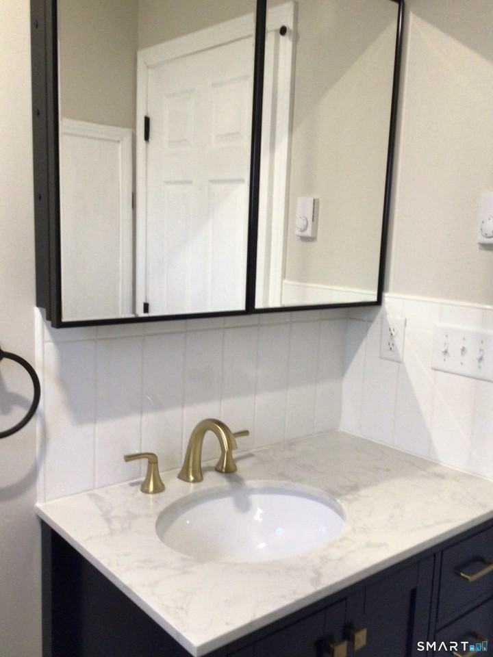 30 Charles St - Photo 4 of 17