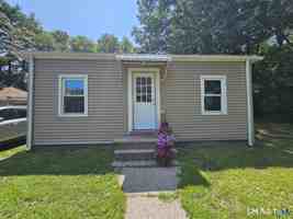 featured image of 916 Middle St