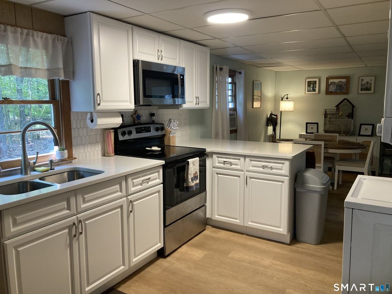 44 Liz Rd - Photo 3 of 15