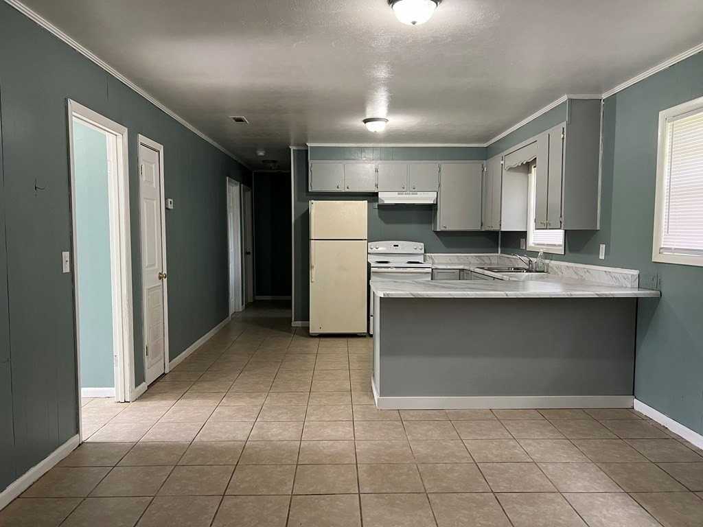 4435 Glen Lawrence Rd - Photo 4 of 10