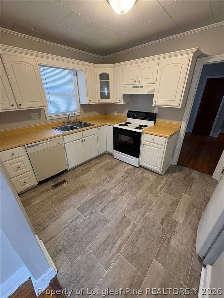 603 E 6th St - Photo 2 of 12
