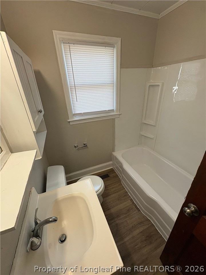 603 E 6th St - Photo 6 of 12