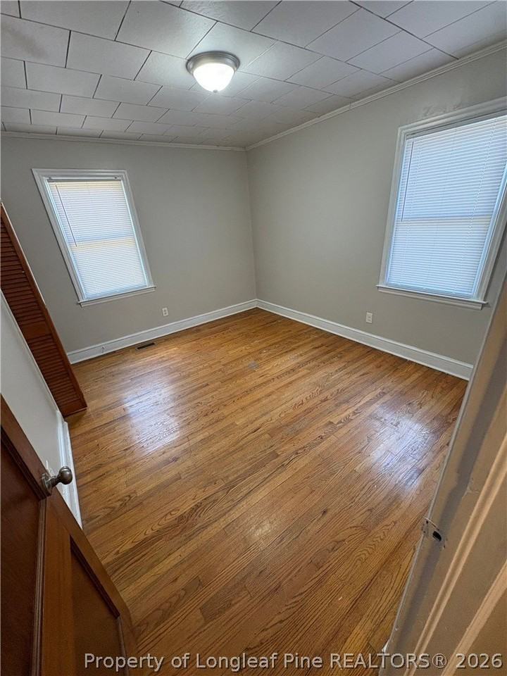 603 E 6th St - Photo 7 of 12