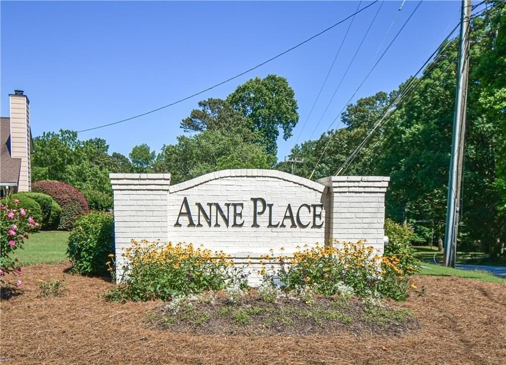 4571 Queen Anne Ct Se - Photo 7 of 50