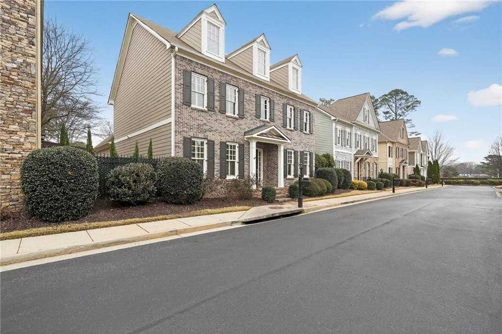 2979 Gateland Sq - Photo 3 of 32