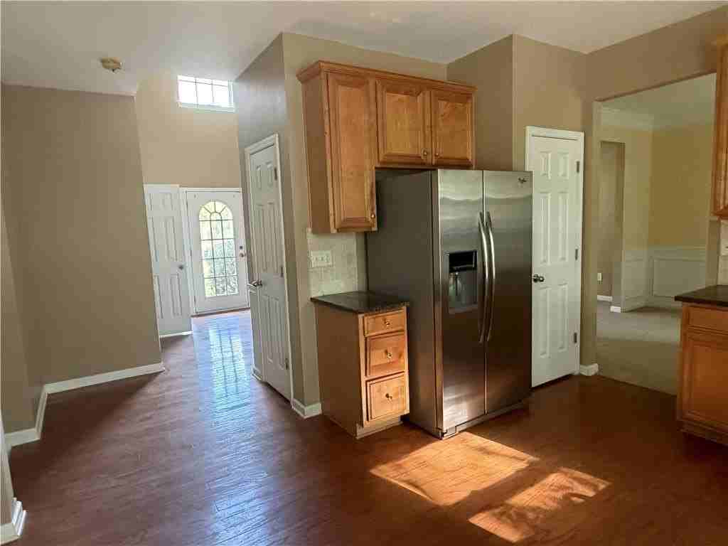 945 Tree Top Dr - Photo 7 of 10