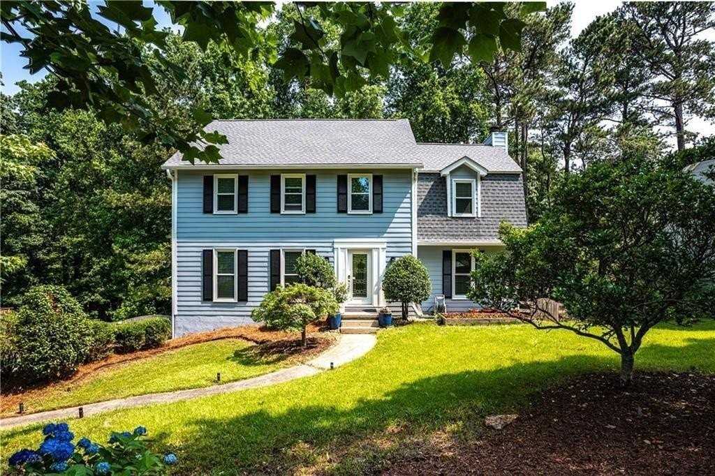 1428 Brookcliff Dr - Photo 2 of 39