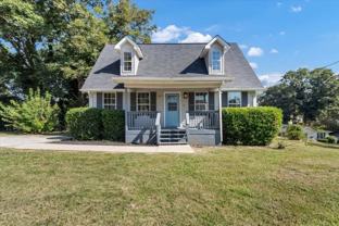 737 Carlton St Se - Photo 1 of 1