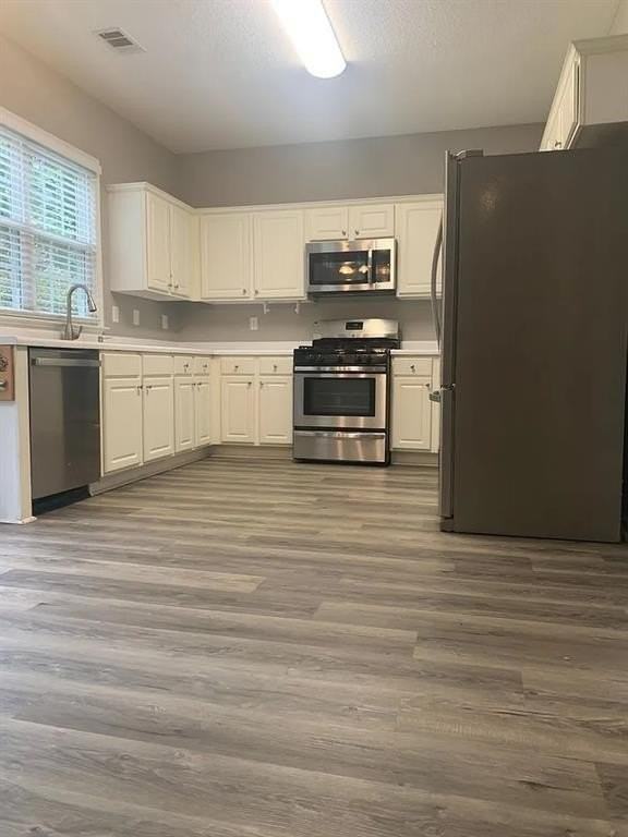 435 Chippenham Ct - Photo 6 of 22