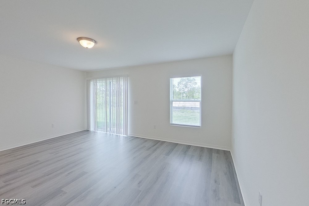 1128 Hayes Ave S - Photo 3 of 18