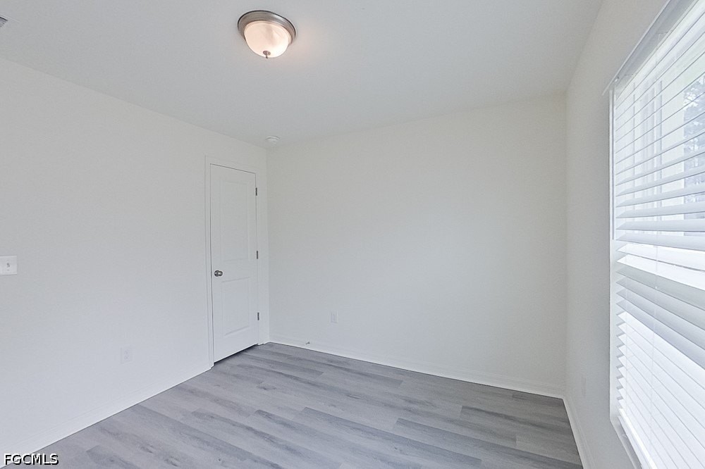 1128 Hayes Ave S - Photo 7 of 18