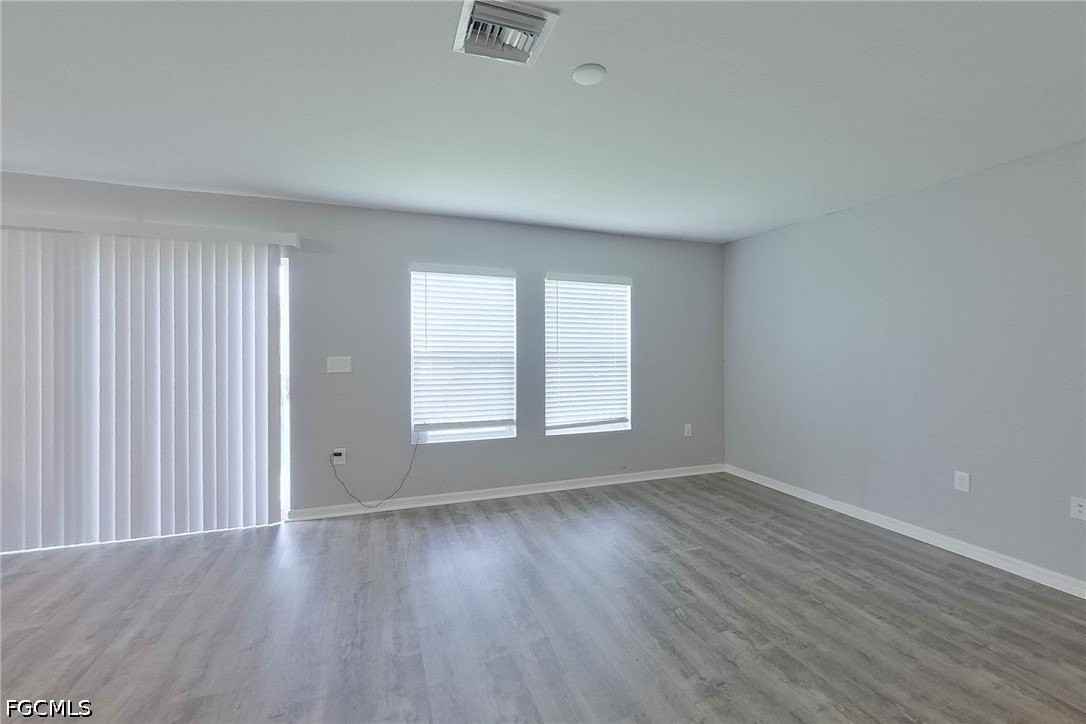 4204 E 5th St - Photo 6 of 26