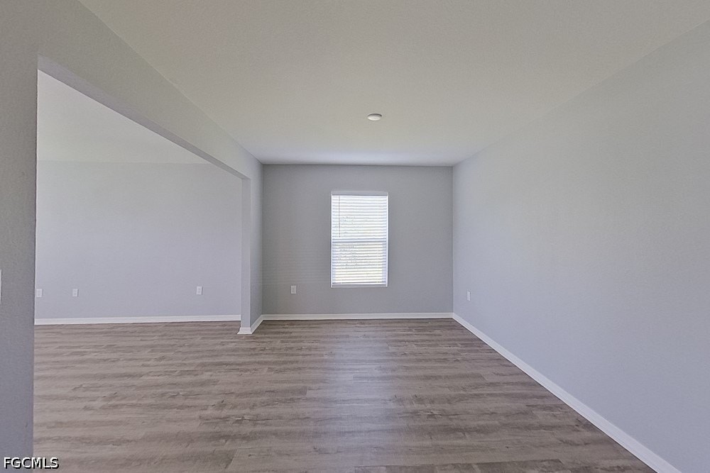 1010 Kaye St E - Photo 2 of 19