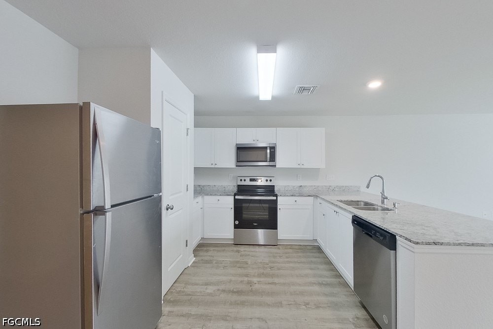 413 Western Ave S - Photo 2 of 18