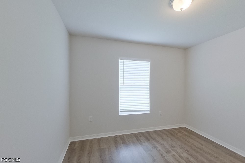 413 Western Ave S - Photo 5 of 18