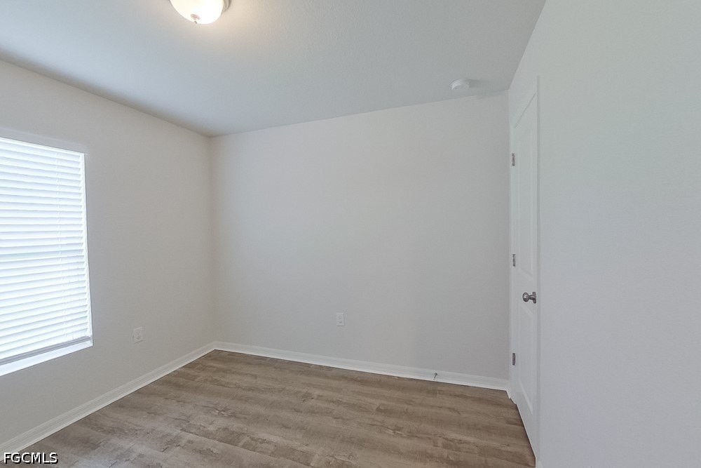 413 Western Ave S - Photo 6 of 18