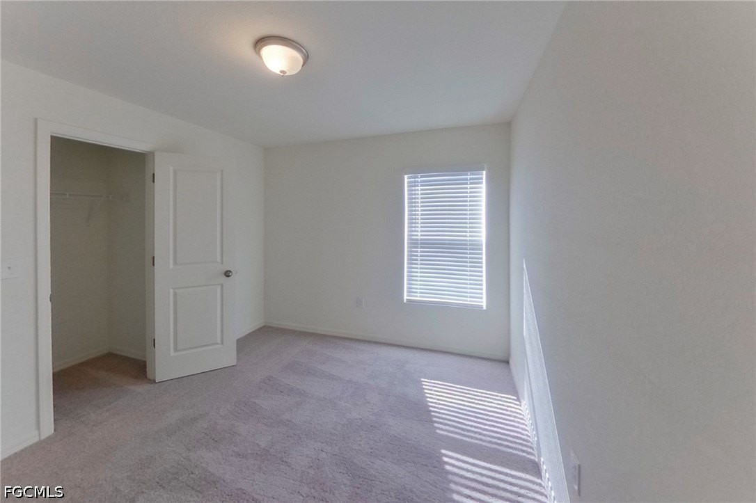 466 Norwood Ave S - Photo 4 of 18