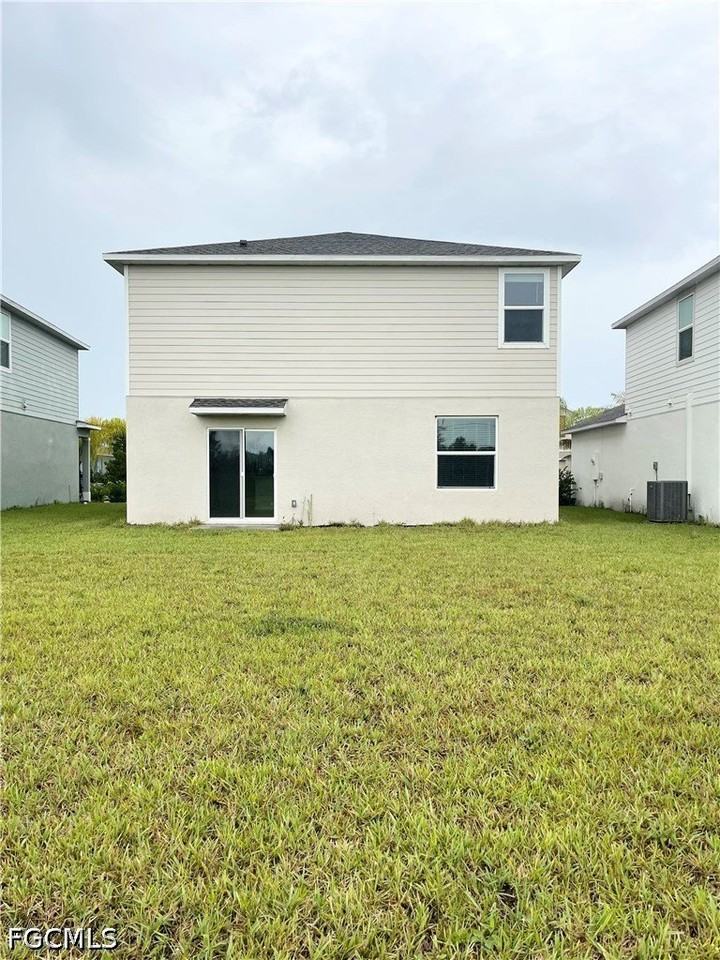 19750 Garden Ridge Ct - Photo 6 of 7