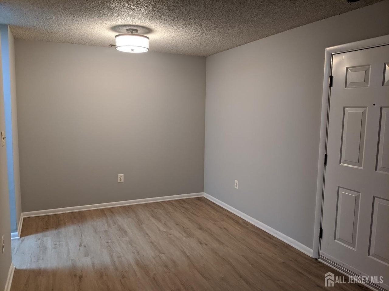 4805 Ravens Crest Dr - Photo 4 of 19