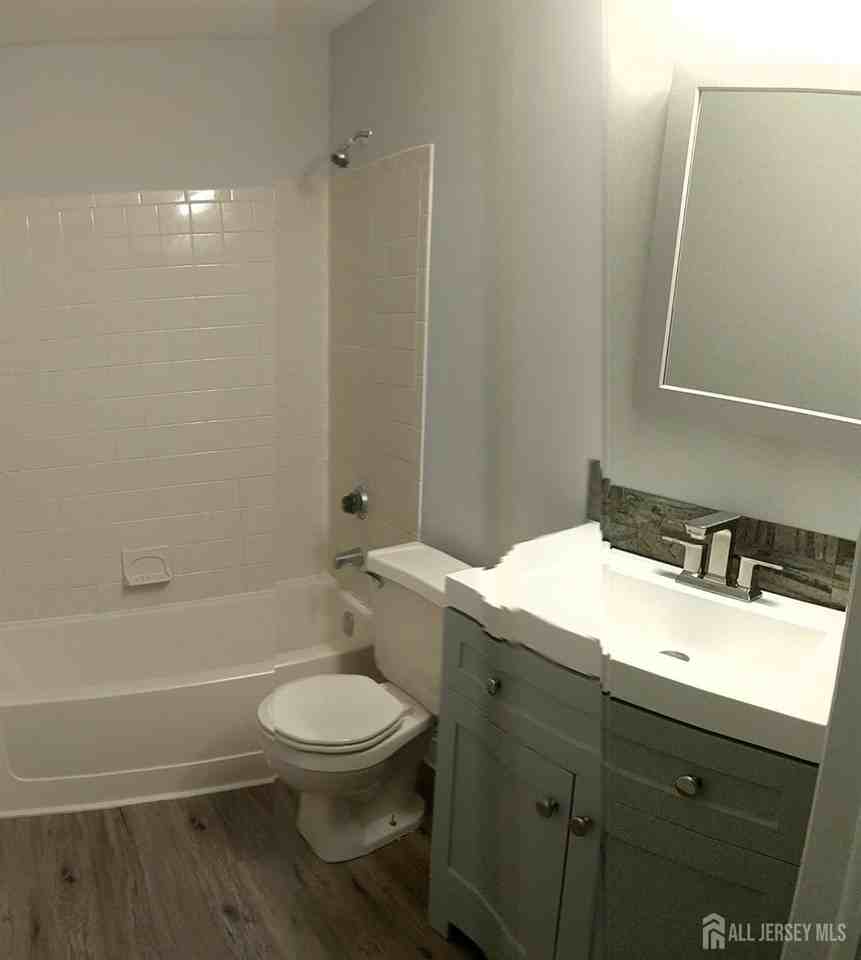 4805 Ravens Crest Dr - Photo 5 of 19
