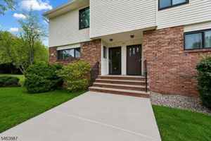 featured image of 662 Marshall Rd Apt A #Apt A