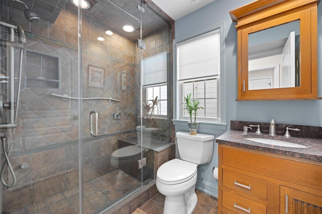 28 N Colgate Ave - Photo 5 of 50