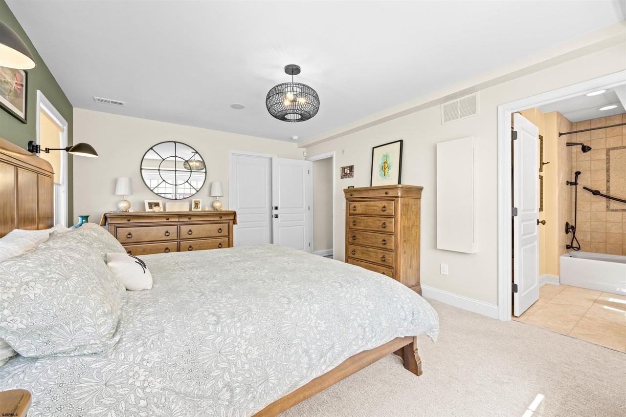28 N Colgate Ave - Photo 7 of 50