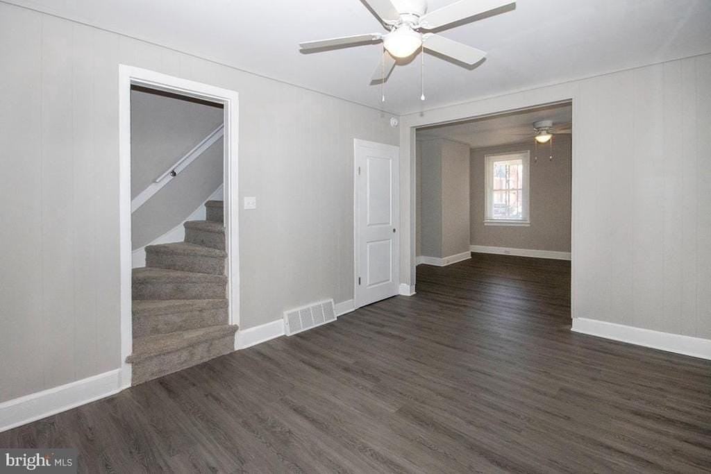 207 Somerset St - Photo 5 of 13