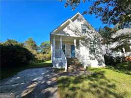 featured image of 718 N Evelyn Pl Nw