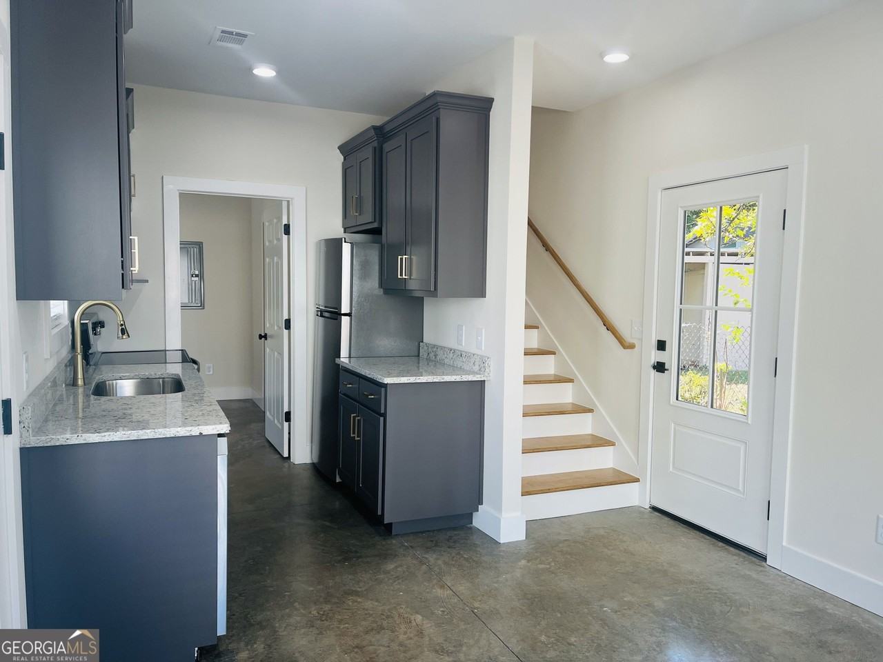 203C Cherry St - Photo 4 of 34