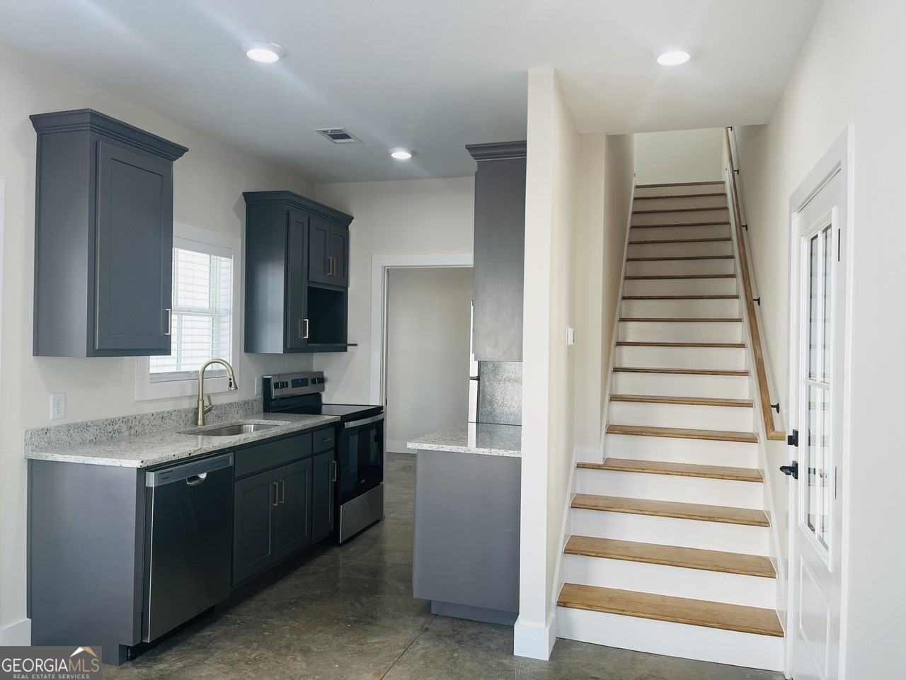 203C Cherry St - Photo 5 of 34