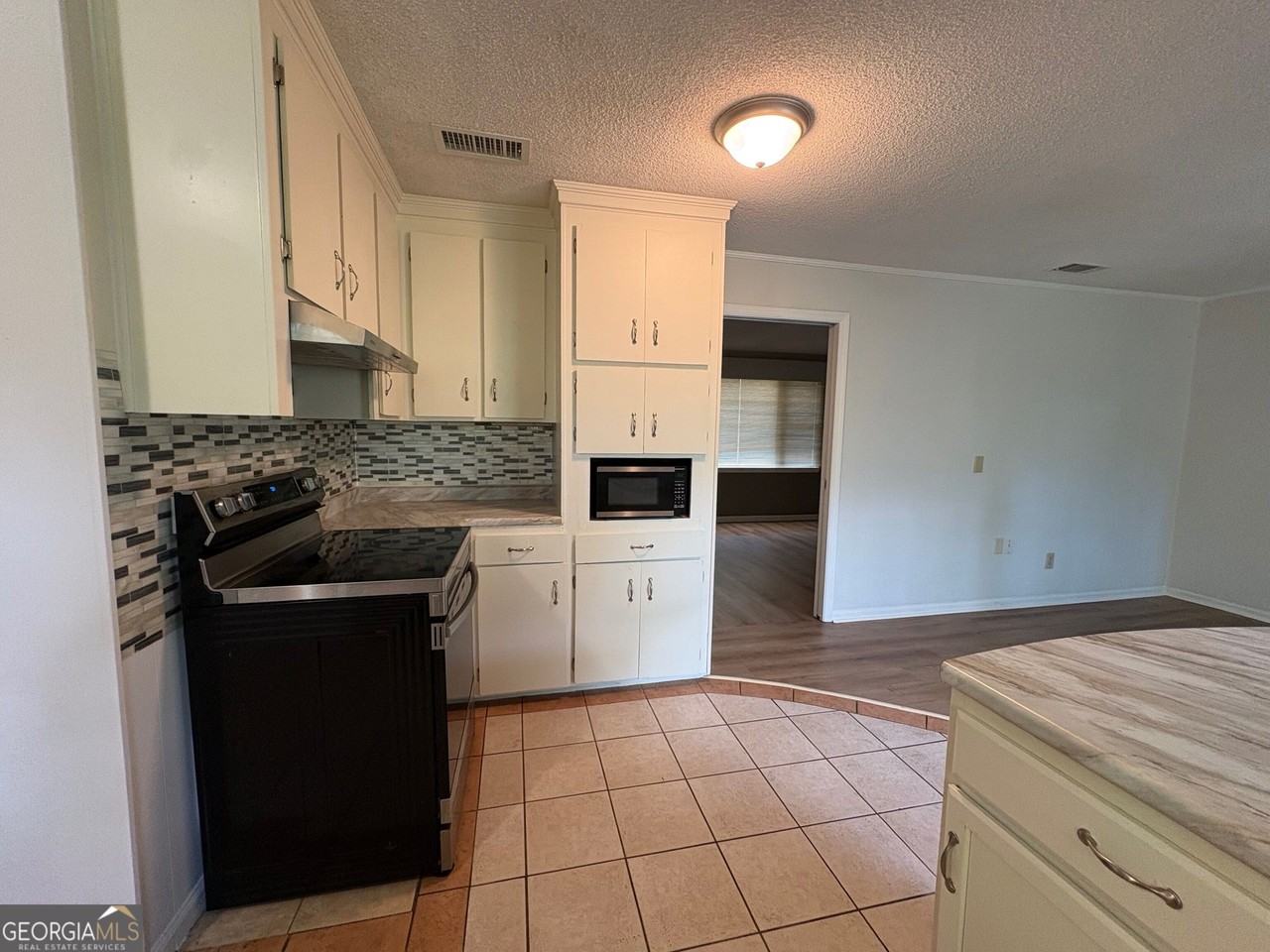 100 Cherry St - Photo 5 of 20