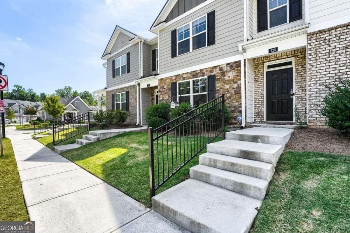 723 Aura Trl - Photo 2 of 19