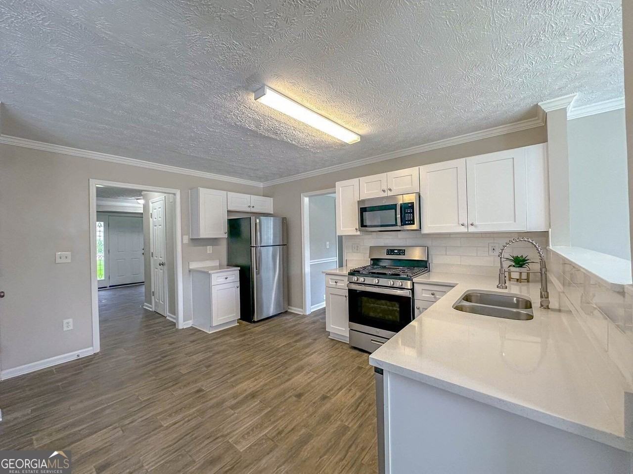 1070 Big Haynes Dr - Photo 3 of 22