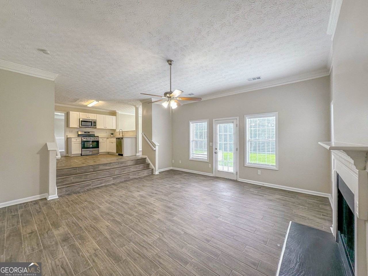 1070 Big Haynes Dr - Photo 5 of 22