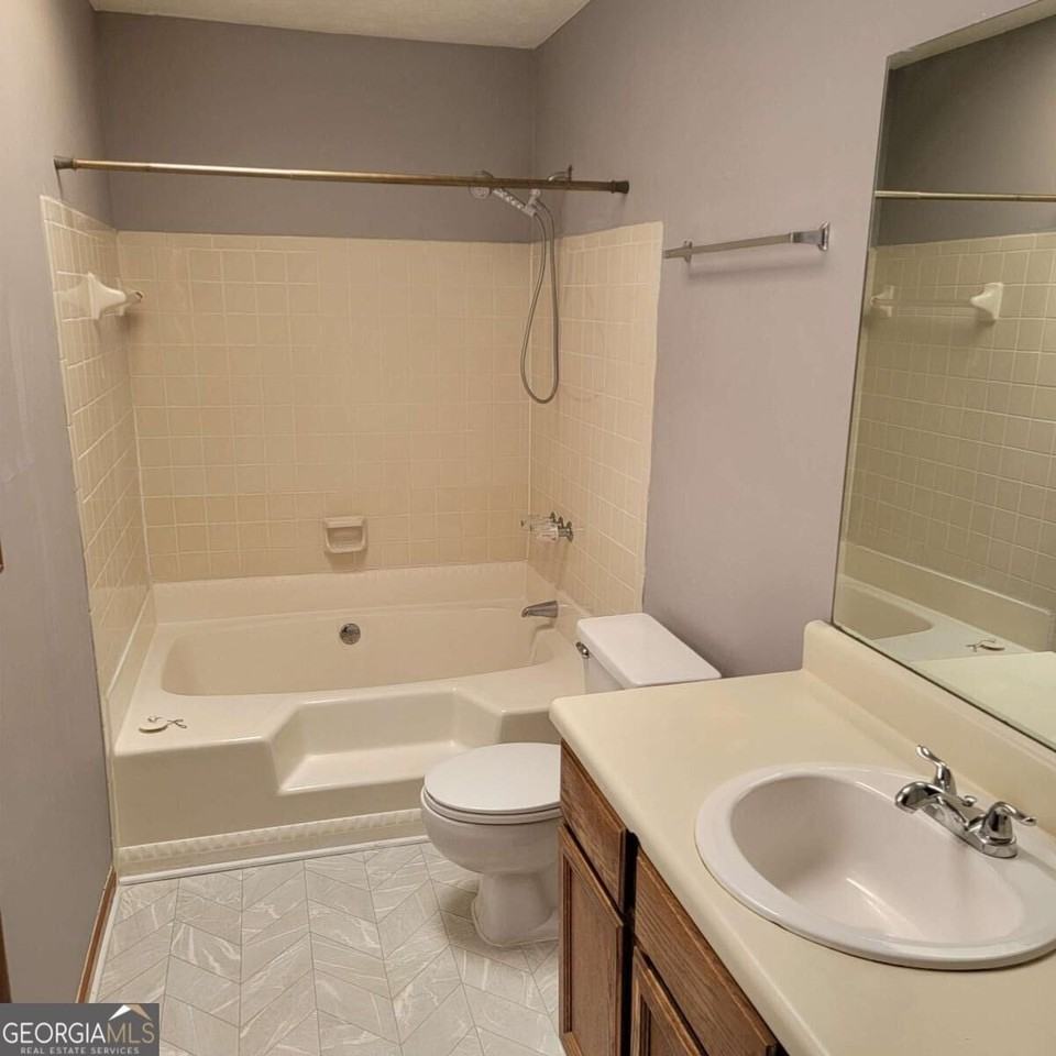 1548 Brandon Sq - Photo 7 of 12