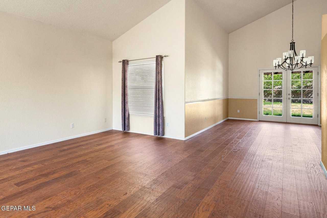 6301 Brisa Del Mar Dr - Photo 2 of 12