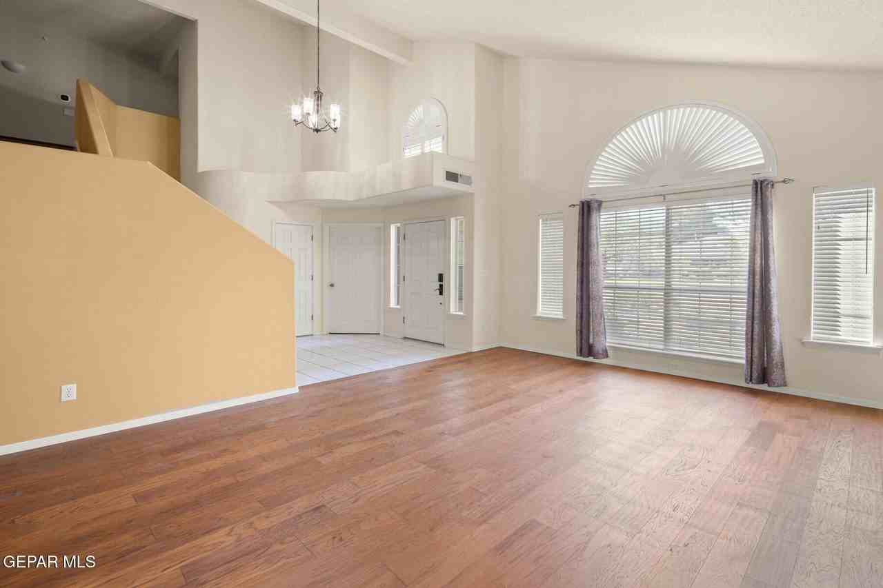 6301 Brisa Del Mar Dr - Photo 3 of 12