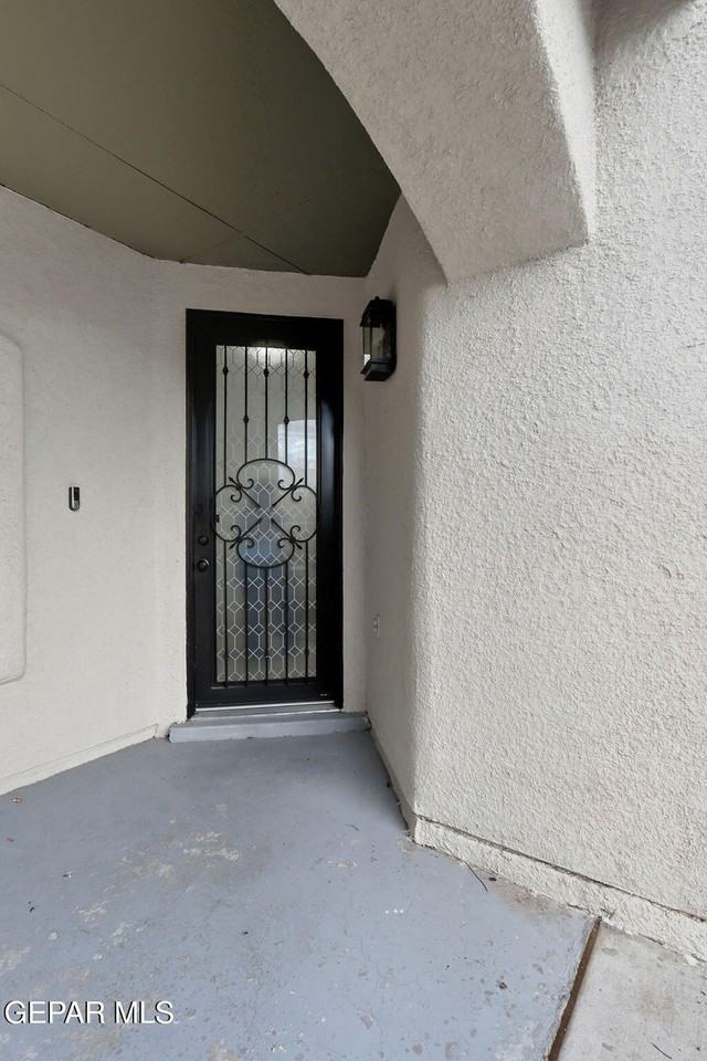 569 Lanner St - Photo 4 of 42