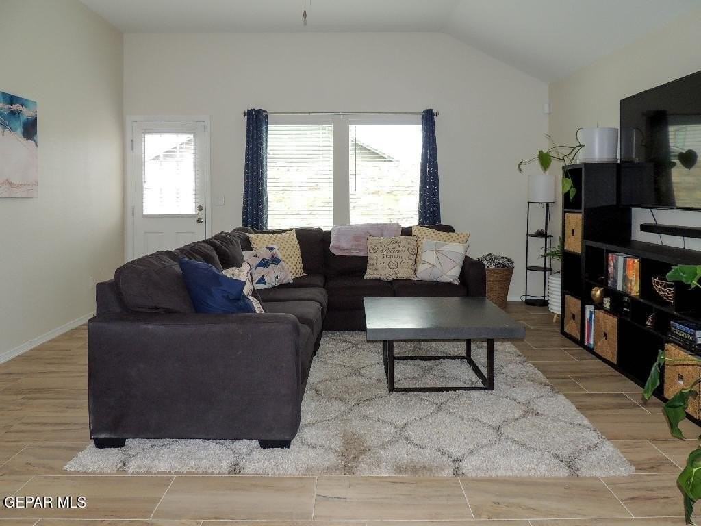 1045 Nepal Sky St - Photo 4 of 15