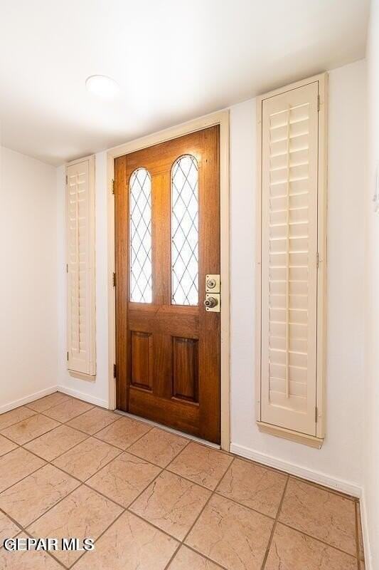 7025 San Marino Dr - Photo 3 of 27