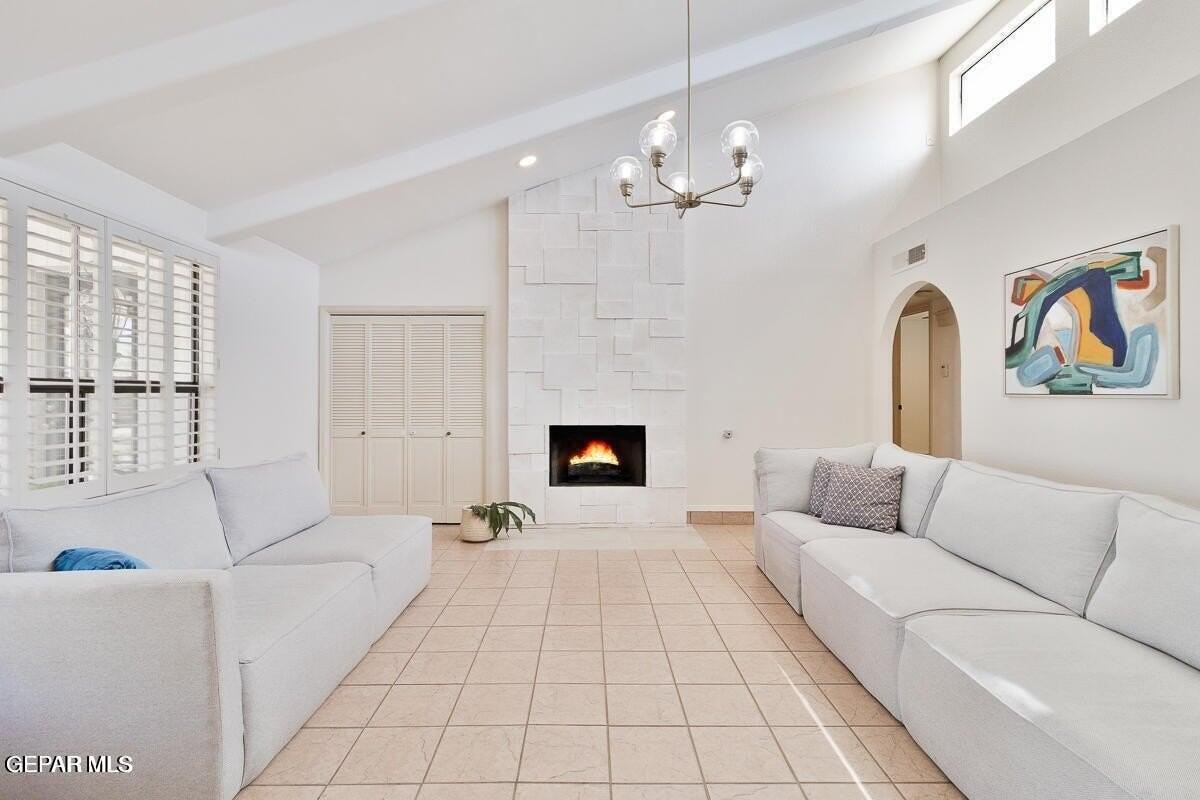 7025 San Marino Dr - Photo 5 of 27