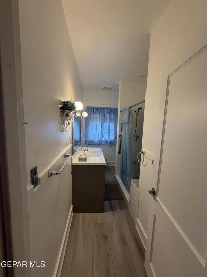 504 Cincinnati Ave - Photo 6 of 29