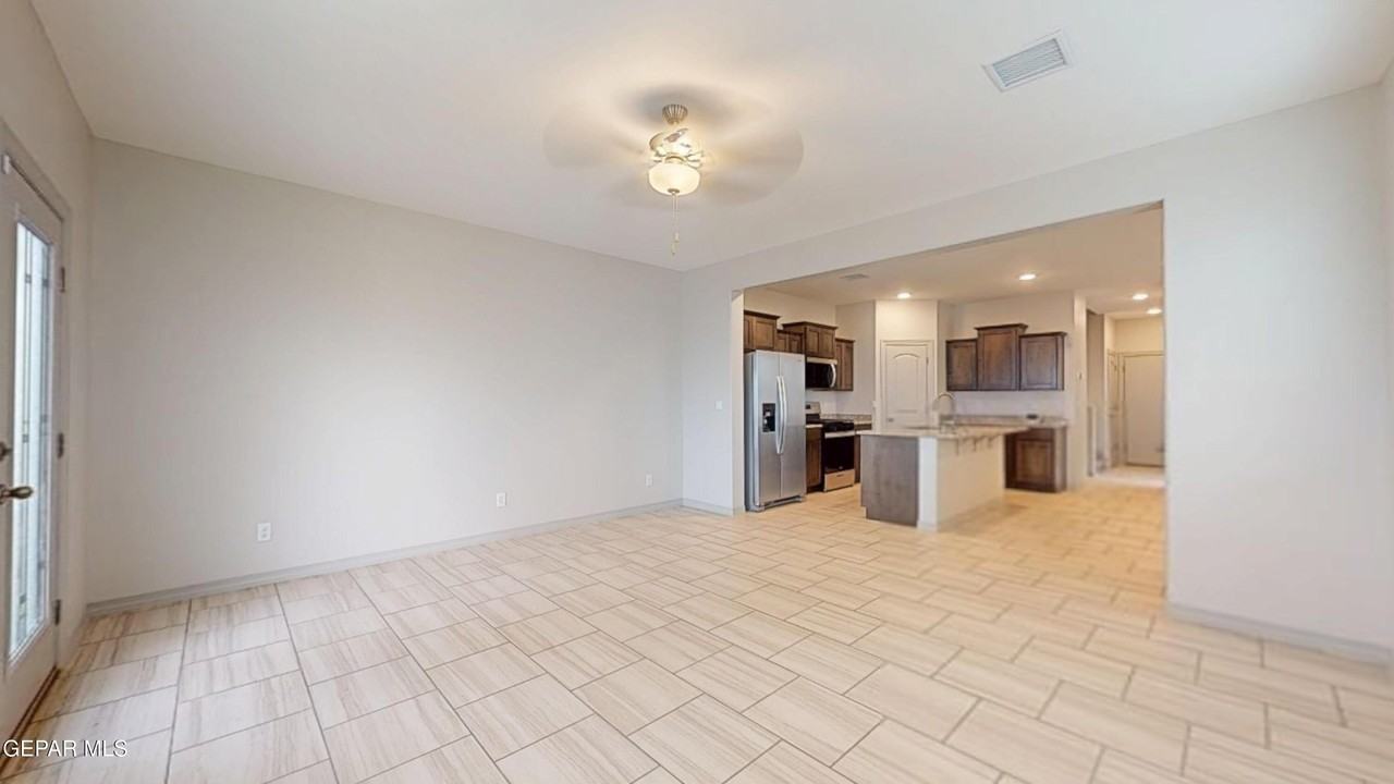 5861 Dalhart Dr - Photo 4 of 45