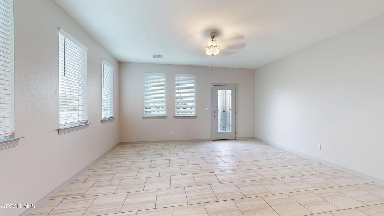 5861 Dalhart Dr - Photo 5 of 45